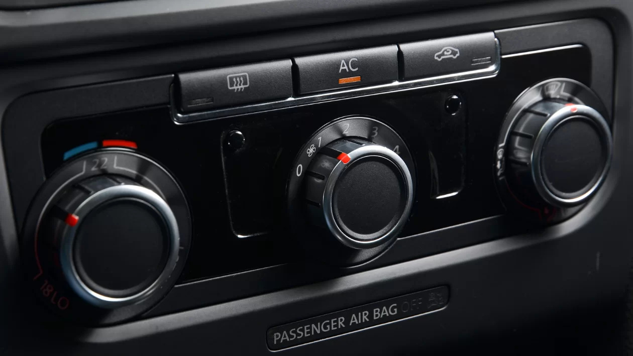Four Reasons Why Your Car’s AC is Blowing Hot Air Advantage Auto Service
